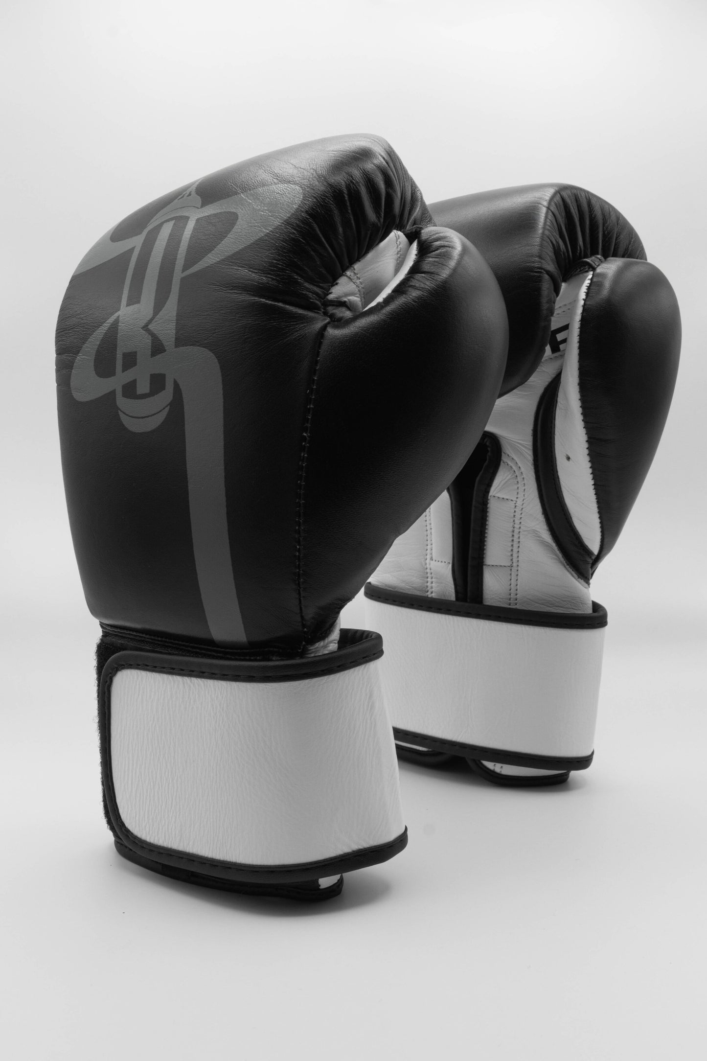 Traze Phantom bag gloves
